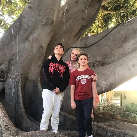 برتني سيبرز و أولادها- انستقرام