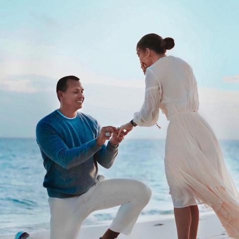 جنيفر لوبيز وألكس رودريغيز - صورة من إنستغرام @jlo