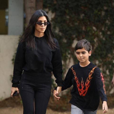 كورتني كارداشيان وابنها