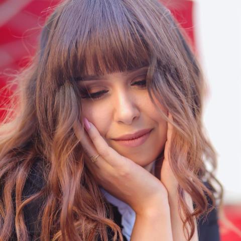 الفنانة المصرية تطالب بخفض تكاليف تحليل كورونا