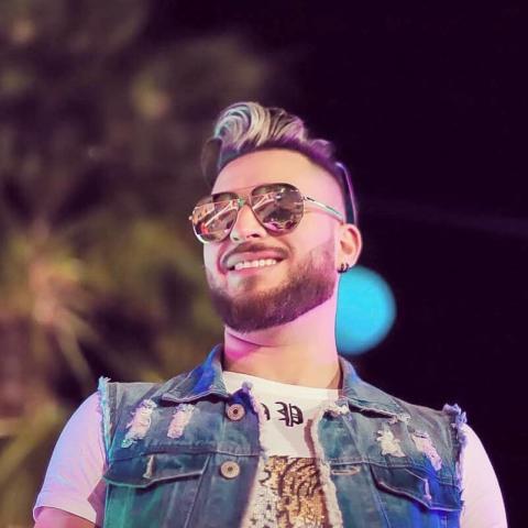 مغني الراي الجزائري يغني للساهرين في بيوتهم زمن كورونا