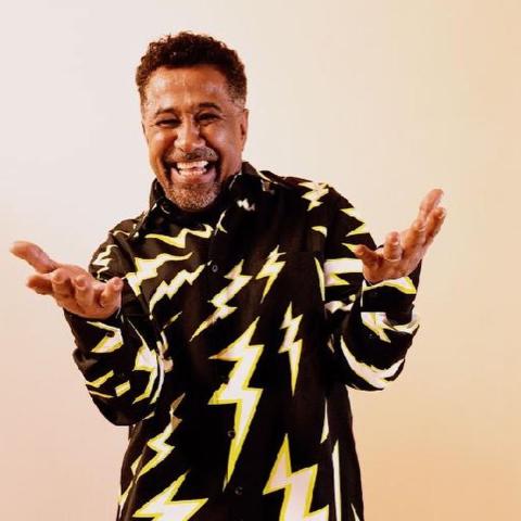 خالد يغني في نوبة 2