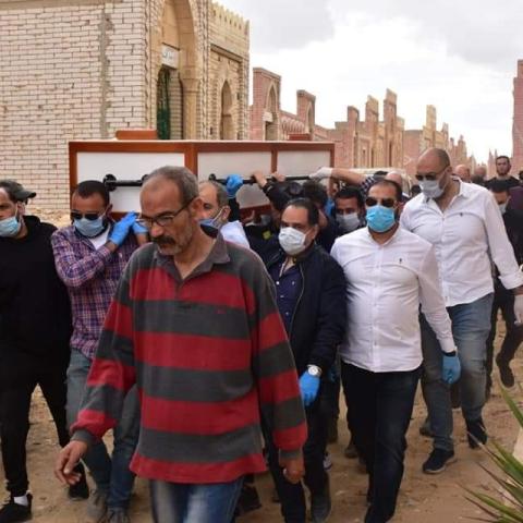 جنازة والدة معتز التوني