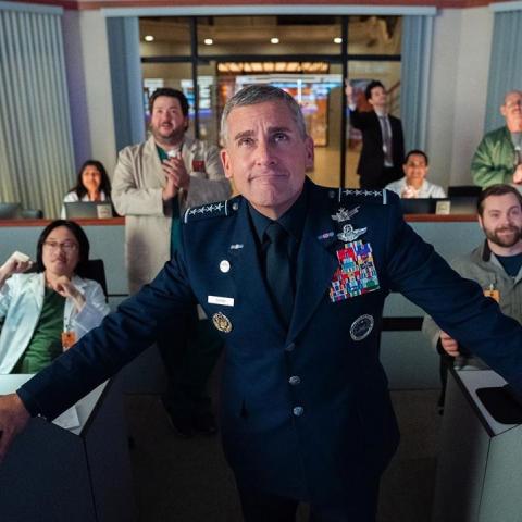 صورة من مسلسل Space Force على نتفليكس - انستغرام @spaceforce