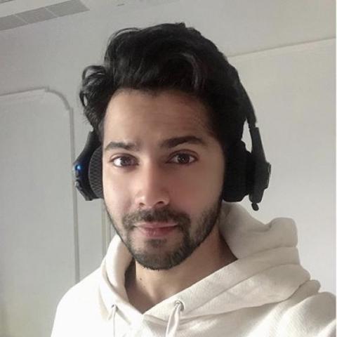 فاروا داوان - صورة من إنستغرام @varundvn