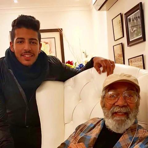 محمود ياسين وحفيده