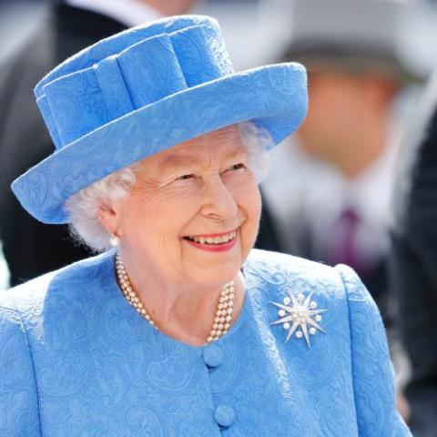 الملكة إليزابيث