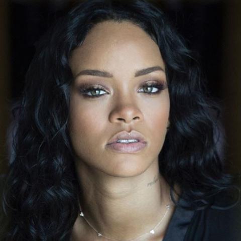 ريهانا - صورة من إنستغرام @badgalriri