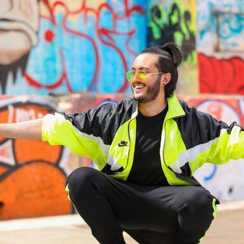 أغنية مغربية رومانسية بألوان صيفية