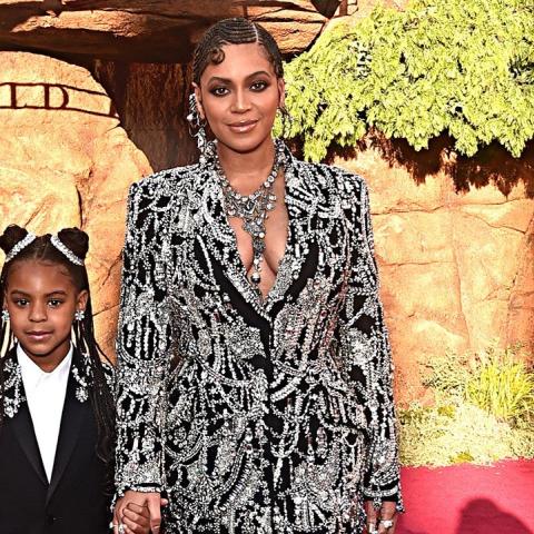 بيونسيه وابنتها بلو ايفي كارتر - etonline.com