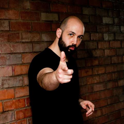 مغربي ينافس على جوائز الأكاديمية البريطانية للفنون