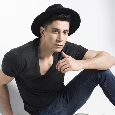 أيمن الاعتر يغني &quot;حبيبة&quot;  ويعيد &quot;هذا أنا&quot; لأحلام