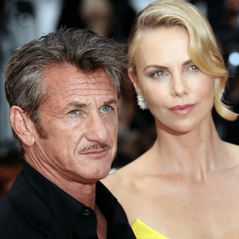 صورة تشارليز ثيرون وشون بن من Getty Images