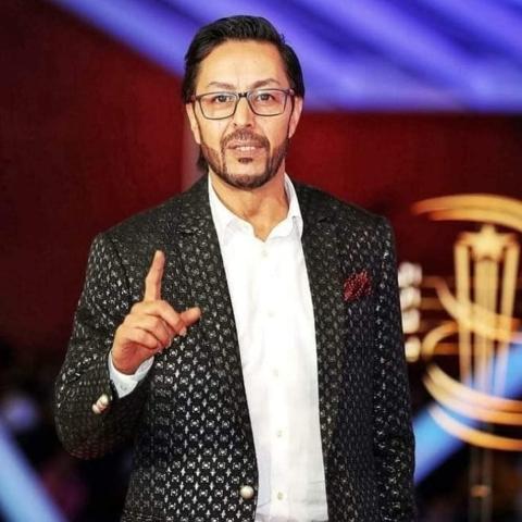 ممثل مغربي محاورا على اليوتيوب