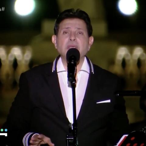 هاني شاكر يغني بالخليجي من قصر عابدين في أول حفل أونلاين - الصورة من الحفل