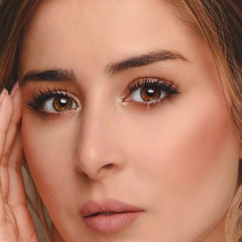 عائشة تلنقي مع منى زكي ومعجبة بأعمال تامر محسن