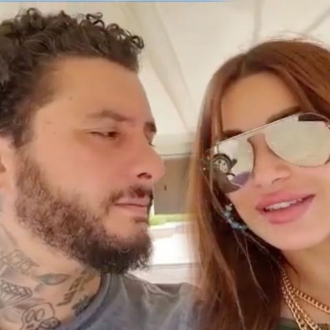 لحظات رومانسية جديدة بين أحمد الفيشاوي وزوجته