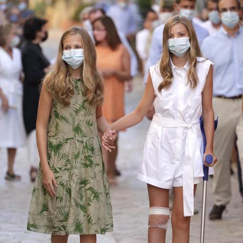 الأميرة إينفانتا صوفيا مع شقيقتها ليونور