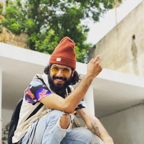 طوطو يتمرد على بداياته في كاميليون