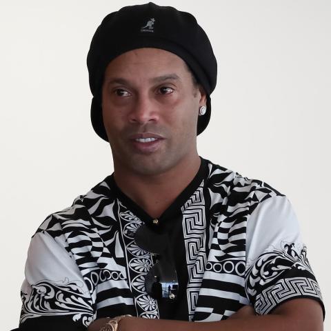 الإفراج على رونالدينيو بعد 5 أشهر من الإحتجاز