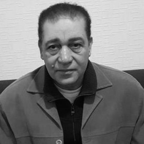 الراحل خليل مصطفى