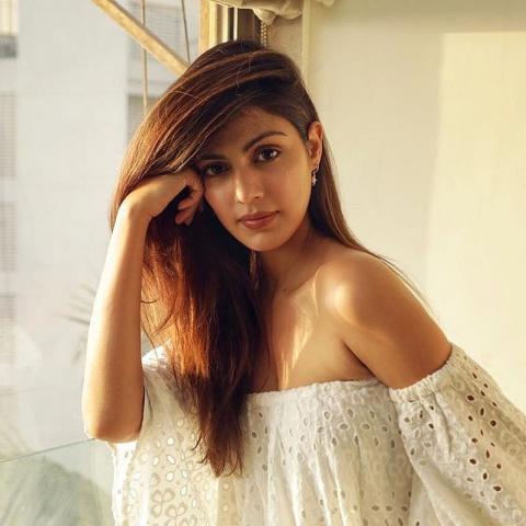 ريا تشاكرابورتي تتصدر الترند بعد خبر إعتقالها