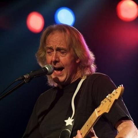 وفاة سبنسر ديفيس عن 81 عاماً