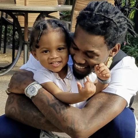 أوفست يشتري لإبنته مقعد سيارة خاص من رولز رويس - الصورة من إنستغرام