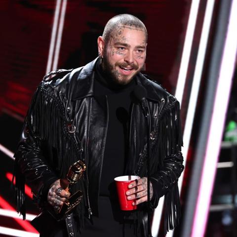 بوست مالون خلال حفل توزيع جوائز بيلبورد - انستغرام @billboard