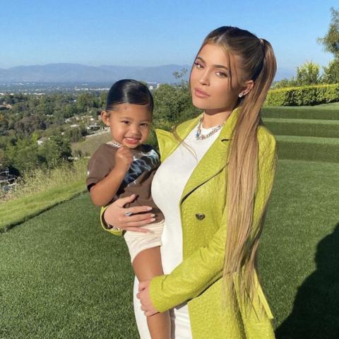 حقيبة ظهر لـ ستورمي إبنة كايلي جينر بـ 12 ألف دولار