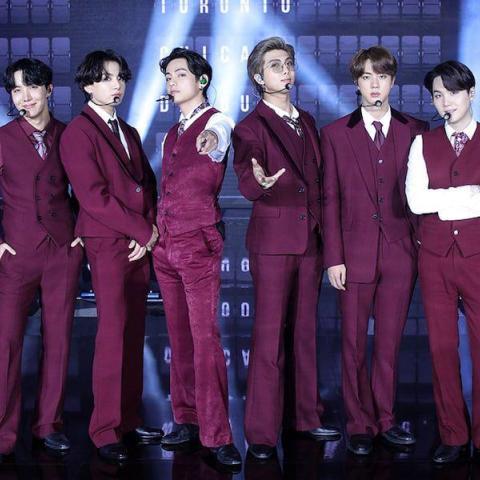 إطلالة فرقة BTS البارحة من حفل Billborad Music Award