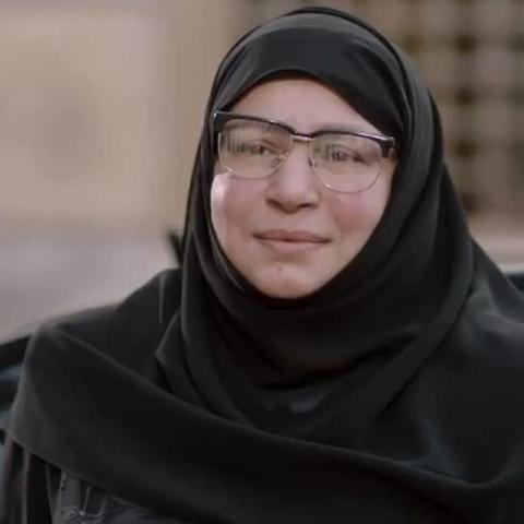 عبدلة كامل تنفي شائعات مرضها وإعتزالها