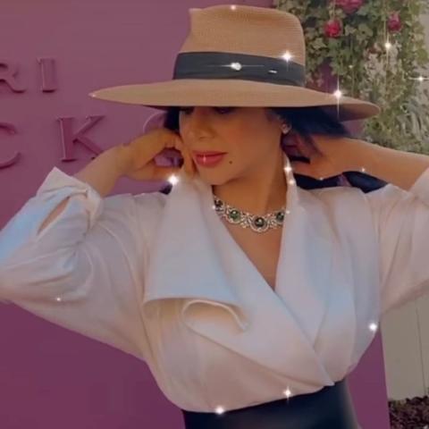 لجين عمران ترتدي عقد بمليون يورو