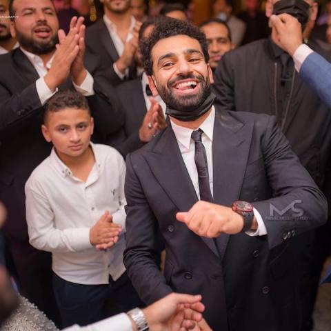 رقص محمد صلاح في حفل زفاف شقيقه