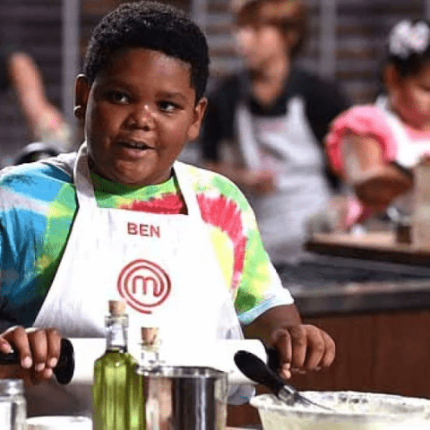 وفاة متسابق MasterChef Junior بن واتكينز بعد صراع مع السرطان