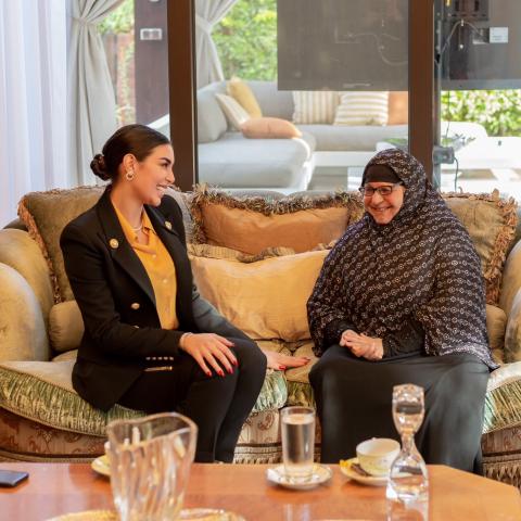 ياسمين صبري تلتقي بـ &quot;سيدة المطر&quot;، وتعلق &quot;ست صبورة ومكافحة&quot;