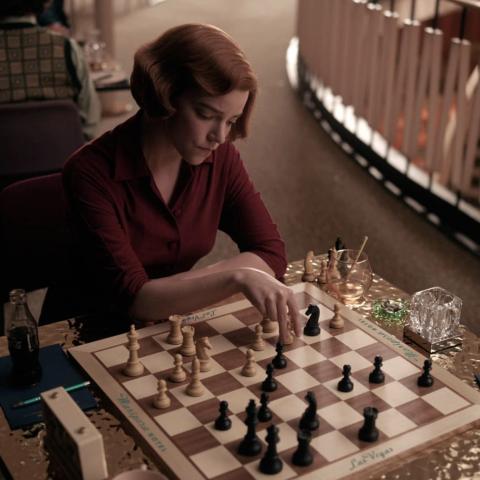 62 مليون مشاهد لـ The Queen’s Gambit في أول 28 يوم من عرضه