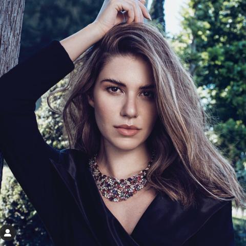 لارا إسكندر تفاجىء جمهورها بطفلتها &quot;K&quot; بعد أن أخفت حملها 9 أشهر