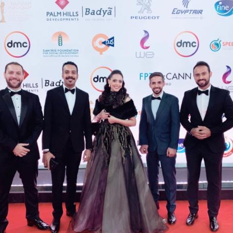 بعض طاقم فيلم &quot;حد الطار&quot; على السجادة الحمراء لمهرجان القاهرة السينمائي