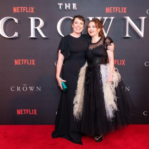 أوليفيا كولمان وهيلينا بونهام كارتر - انستغرام @thecrownnetflix