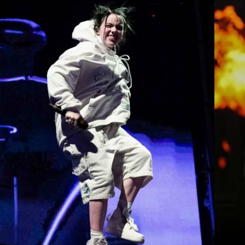 بيلي أيليش وBad Bunny الأكثر استماعاً على Spotify