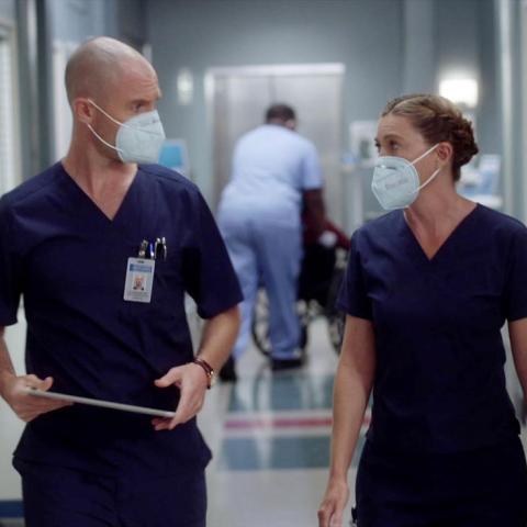 ألين بومبيو وريتشارد فلود في Grey's Anatomy-  انستغرام @richardfloodofficial