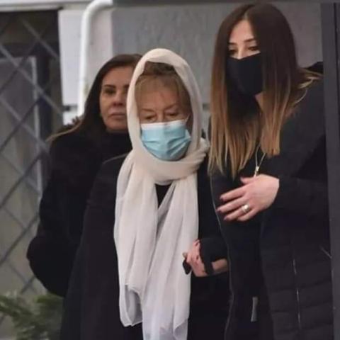 وفاء الكيلاني وتيم حسن معاً في عزاء حاتم علي