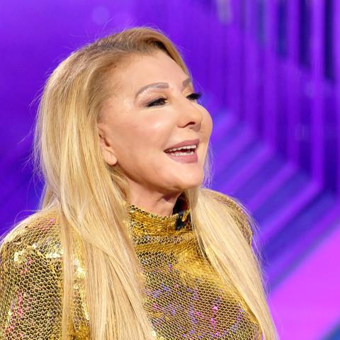 ناديا الجندي مفاجأة THE MASKED Singer بثوب &quot;نفرتيتي&quot;