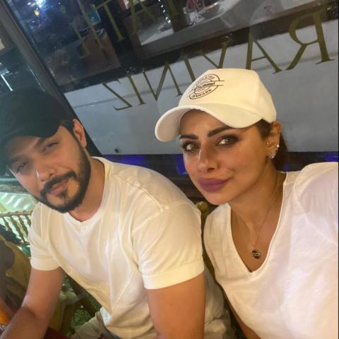 هند البلوشي وعلي يوسف