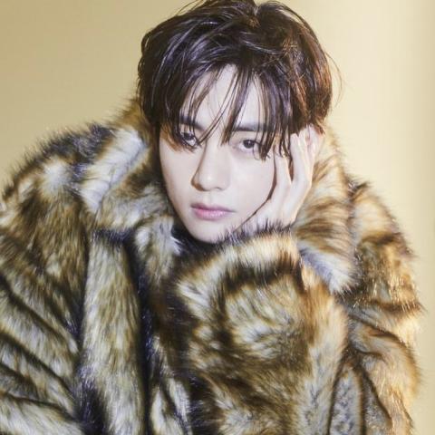 V from BTS الصورة من انستغرام