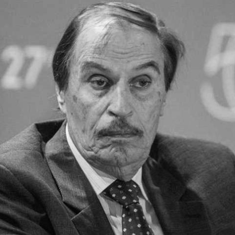 وفاة عزت العلايلي عن عمر الـ86 عاماً ...