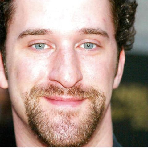 وفاة داستن دايموند بعد إصابته بالسرطان