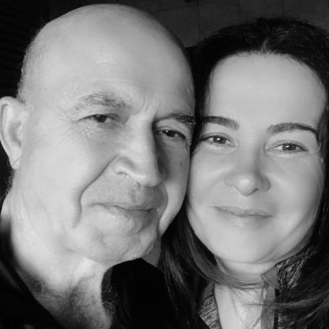 النجوم يعزون لورا أبو أسعد بوفاة والدها