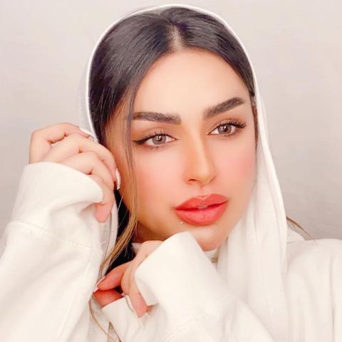 أمل الأنصاري-صورة من انستغرام